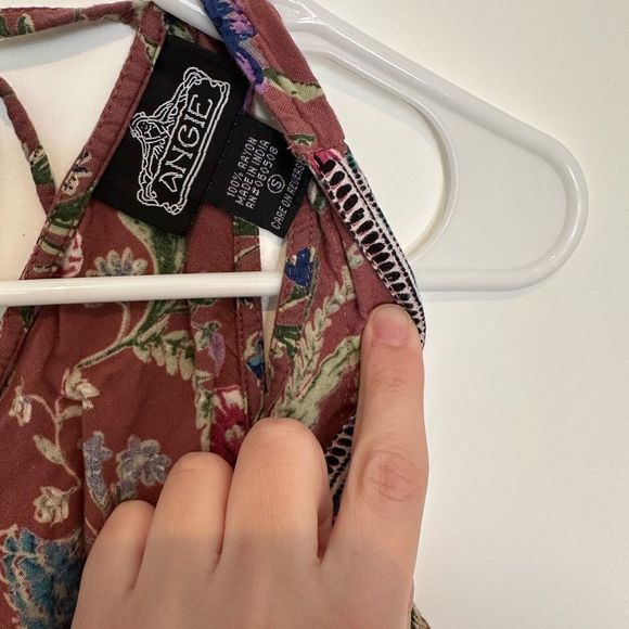 Angie women's sleeveless tank top with criss cross front detail - Picture 7 of 7